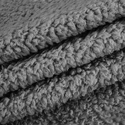 Premium Fluffy Fleece Dog Blanket; Soft and Warm Pet sleeping mat